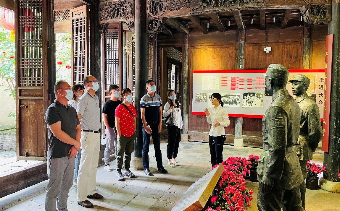 “守初心、慶百年”重走長征路主題活動