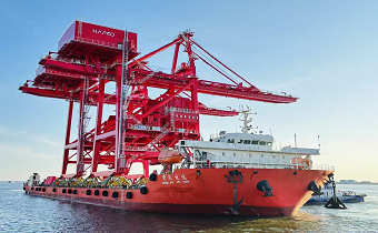 華新機電成功完成四臺大型卸船機總裝發(fā)運?